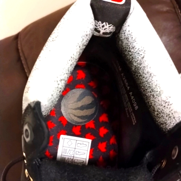 Brand New..Men's exotic Toronto raptors NBA, timberlands size 11 - Picture 4 of 15